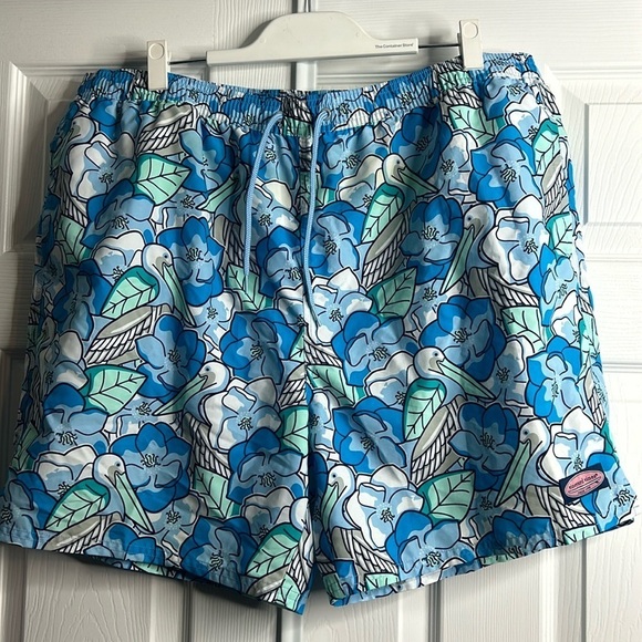 Vineyard Vines Blue Green White Swim Trunks Shorts Beach XXL - Picture 1 of 7